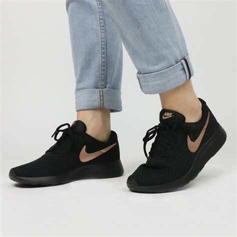 sneakers dames nike zwart|cool Nike sneakers for women.